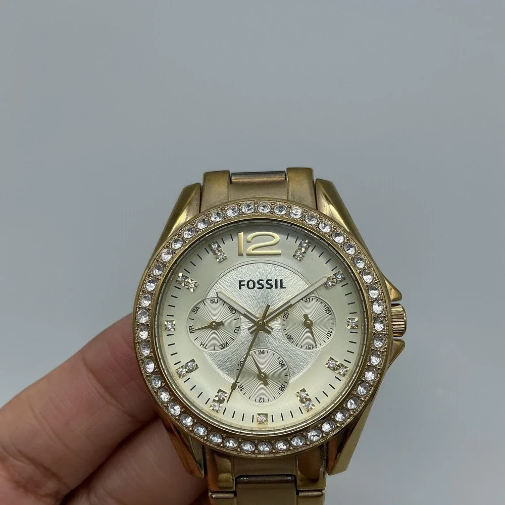 Fossil Riley ES3203 Womens Watch 38mm Gold Tone Crystal Bezel New Battery 6.25